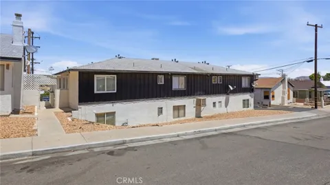 511 E Fredricks