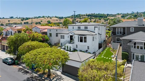923 S Dodson