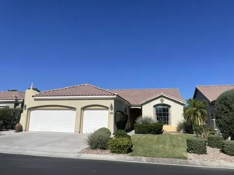 40530 Calle Santa Monica