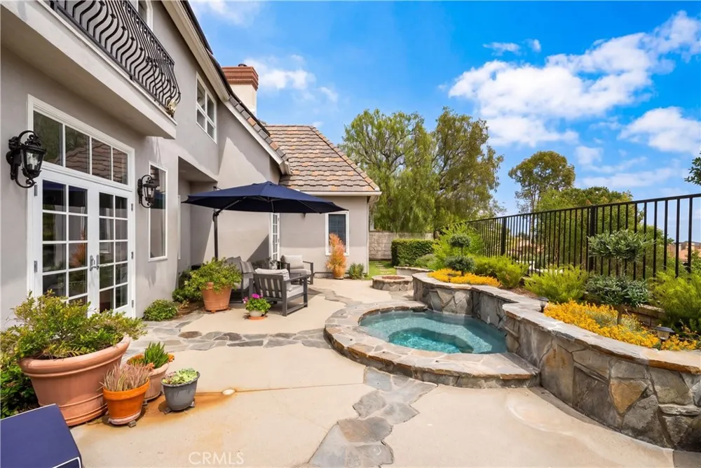 22187 Westcliff Mission Viejo, CA 92692