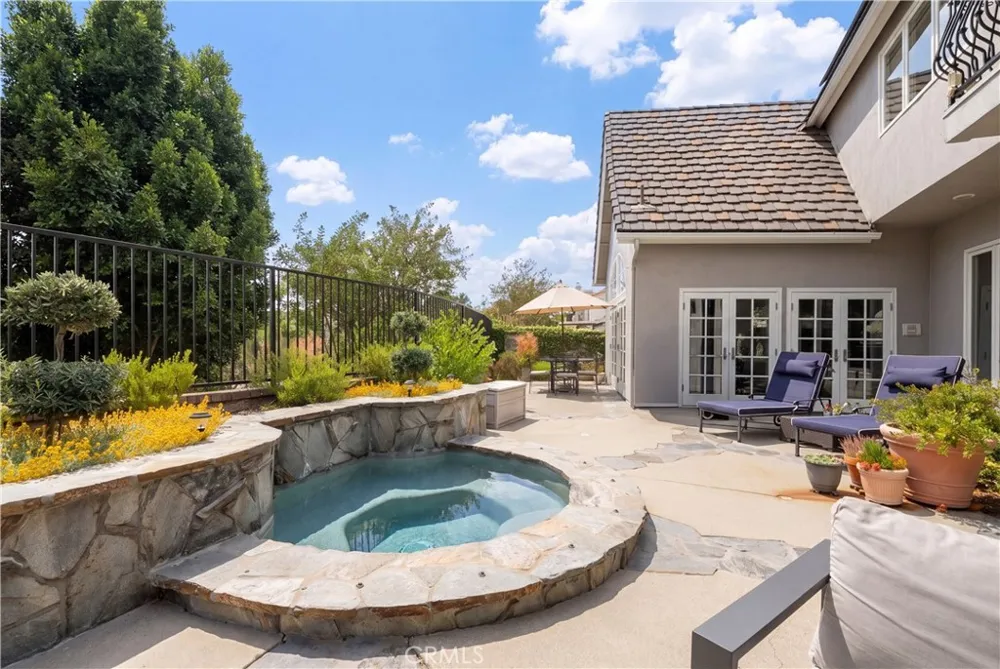 22187 Westcliff Mission Viejo, CA 92692