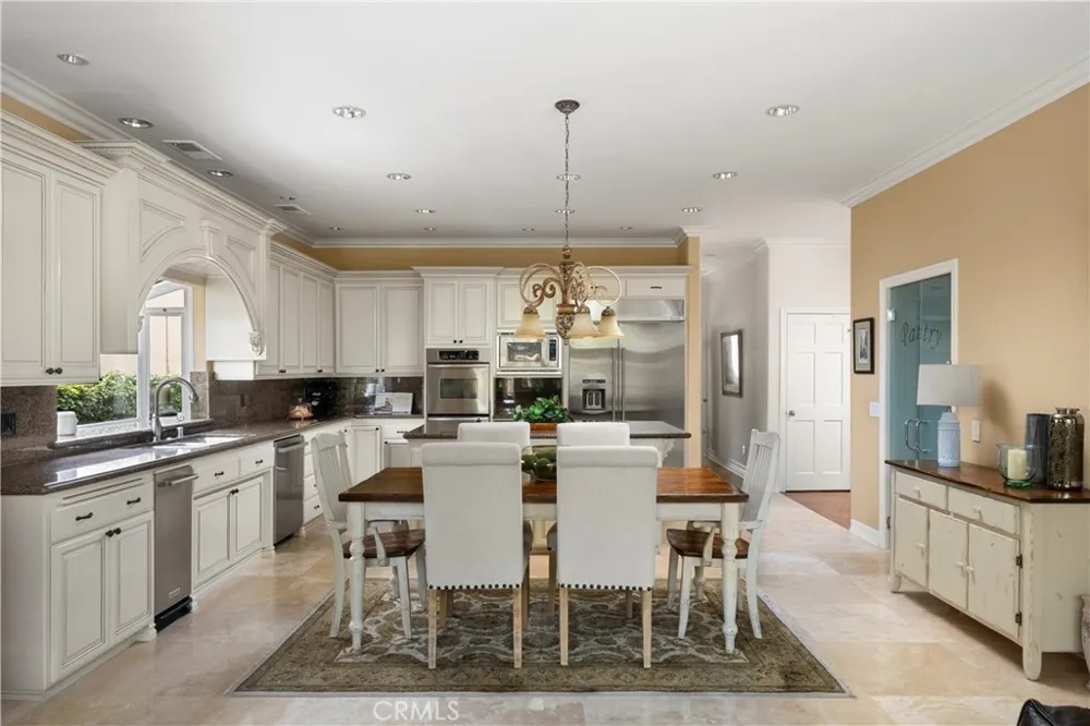 22187 Westcliff Mission Viejo, CA 92692