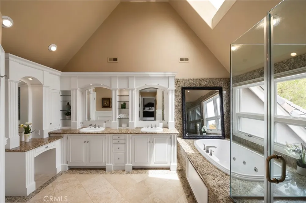 22187 Westcliff Mission Viejo, CA 92692
