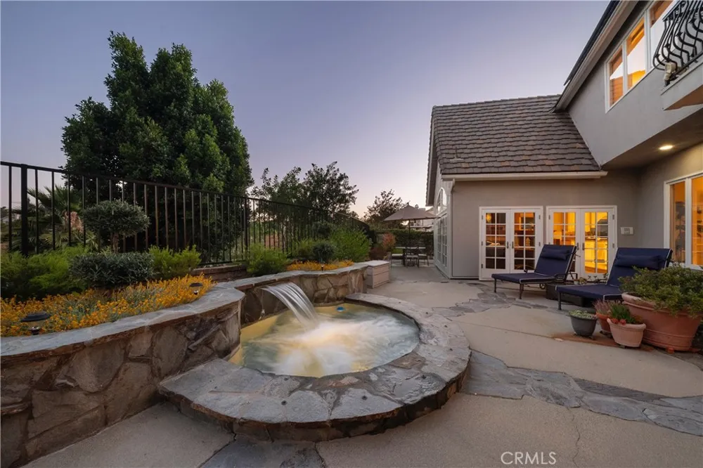 22187 Westcliff Mission Viejo, CA 92692