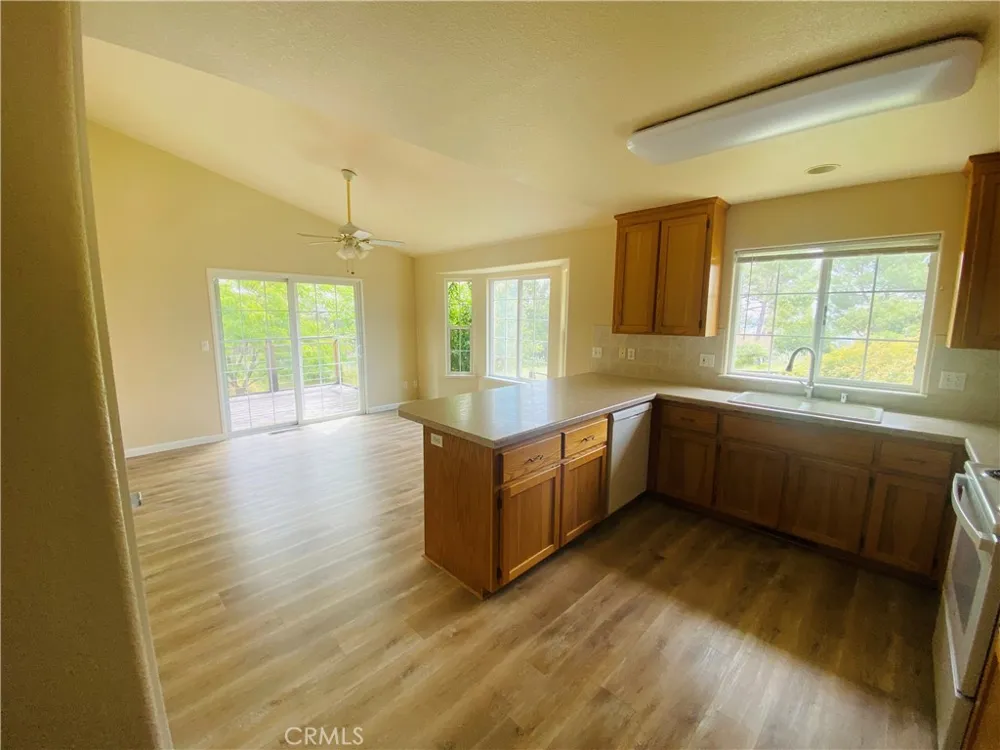 16506 Ridgecrest Hidden Valley Lake, CA 95467