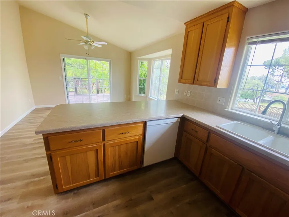 16506 Ridgecrest Hidden Valley Lake, CA 95467