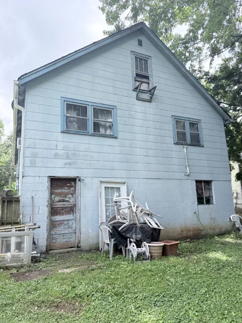 105 N Fowler Ave