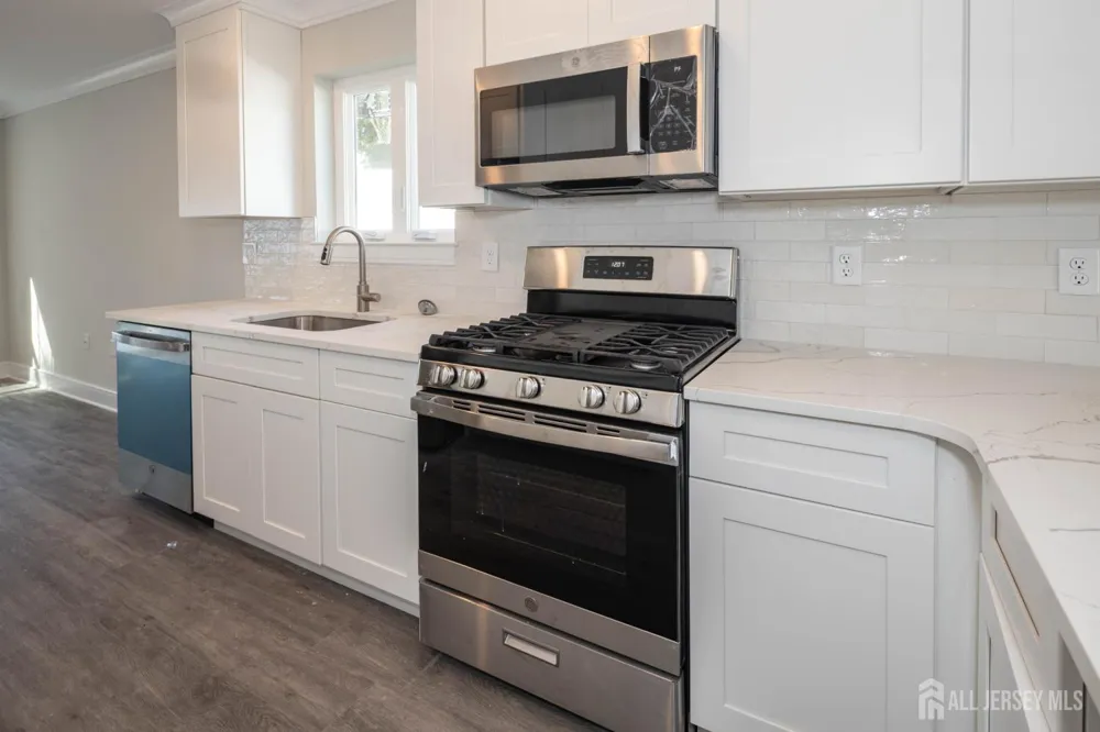 195 Greenwood Drive Old Bridge, NJ 08857