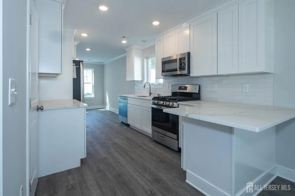 195 Greenwood Drive Old Bridge, NJ 08857