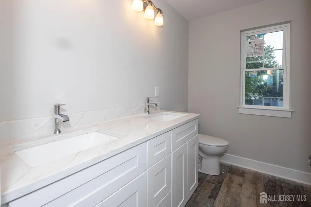 195 Greenwood Drive Old Bridge, NJ 08857