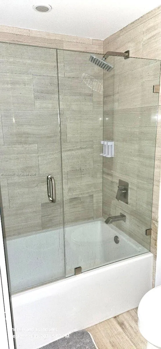 1300 Brickell Bay Dr #2112 Miami, FL 33131