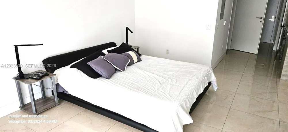 1300 Brickell Bay Dr #2112 Miami, FL 33131