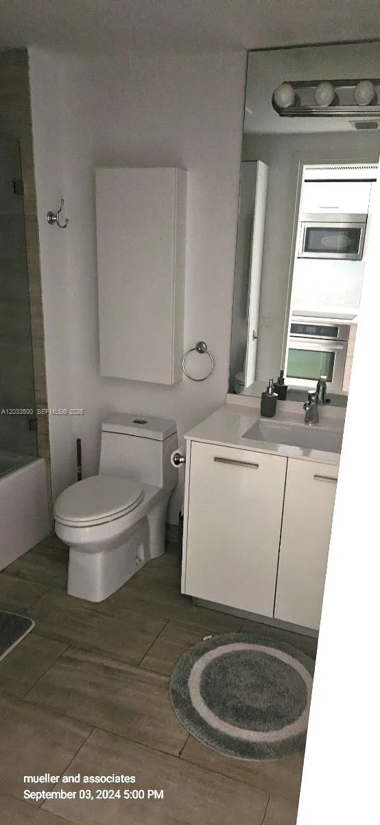 1300 Brickell Bay Dr #2112 Miami, FL 33131