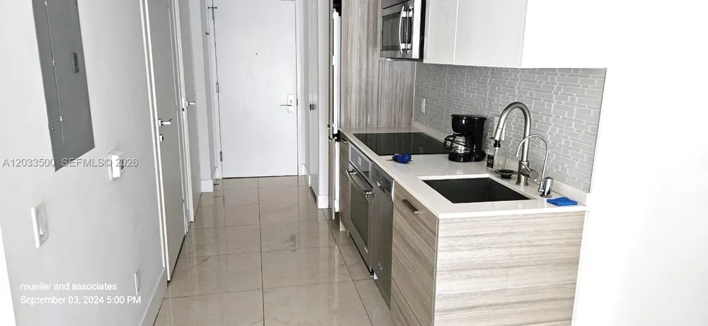 1300 Brickell Bay Dr #2112 Miami, FL 33131