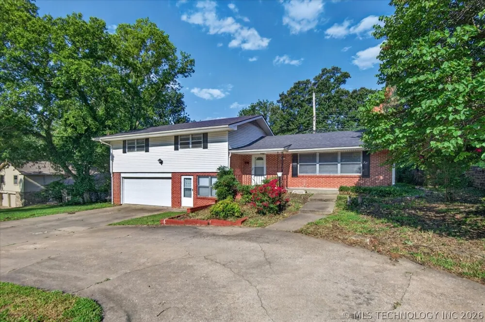 833 Winding Way Bartlesville, OK 74006