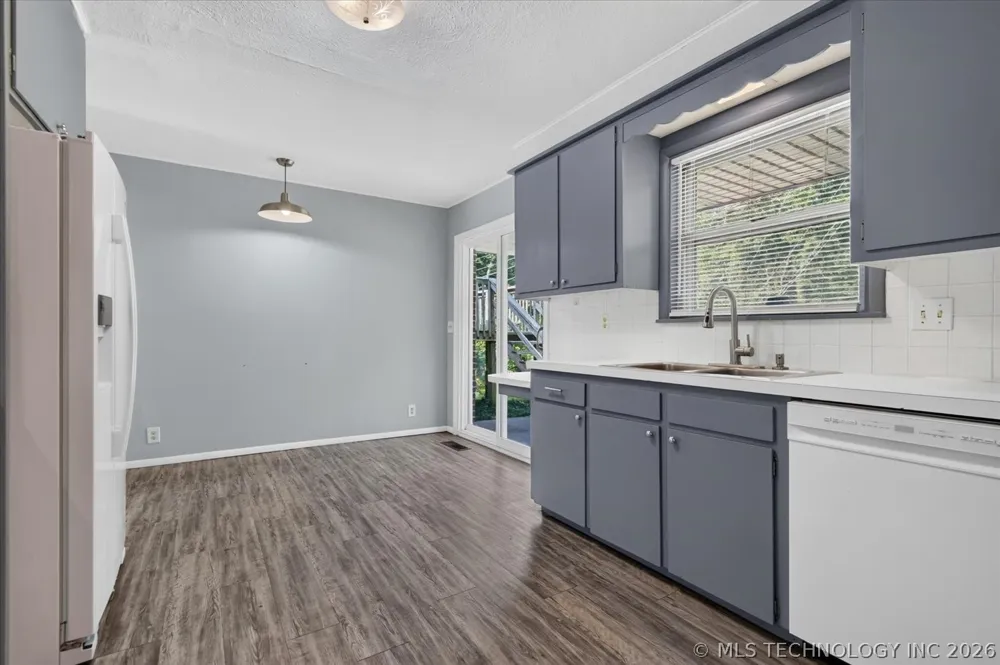 833 Winding Way Bartlesville, OK 74006