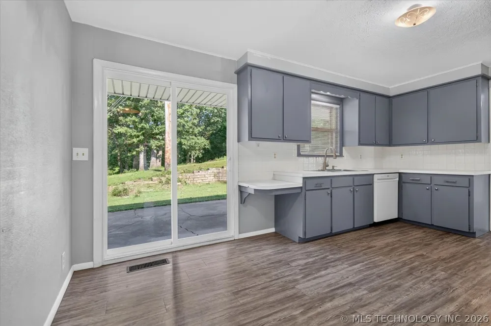 833 Winding Way Bartlesville, OK 74006