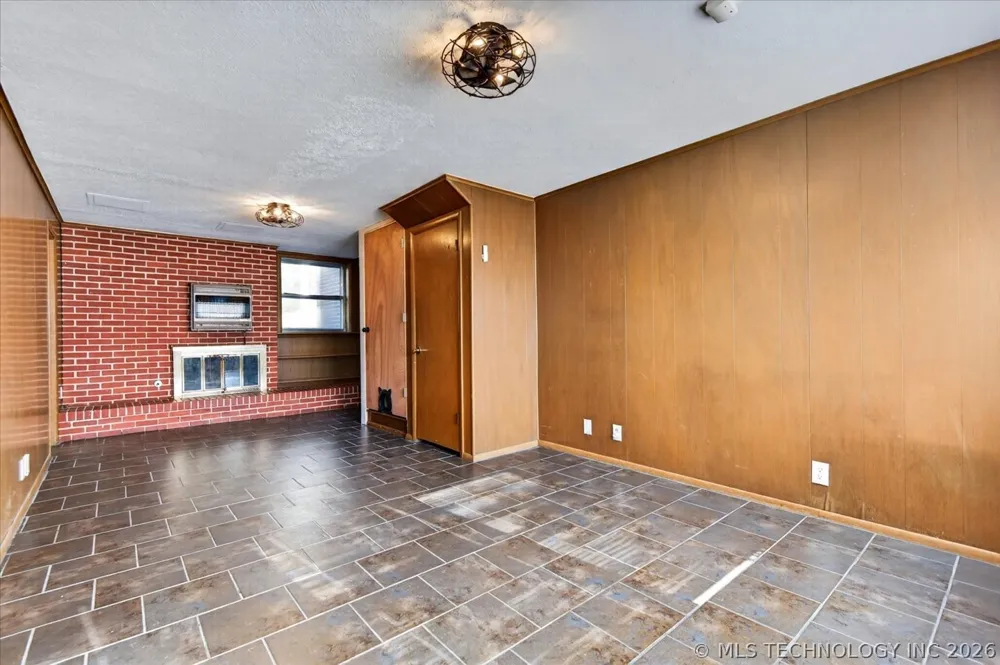833 Winding Way Bartlesville, OK 74006