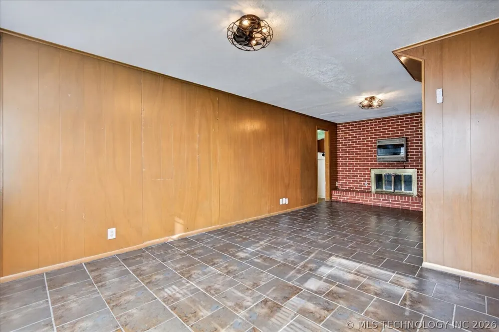 833 Winding Way Bartlesville, OK 74006