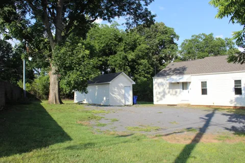 111 Old 25th Street NE