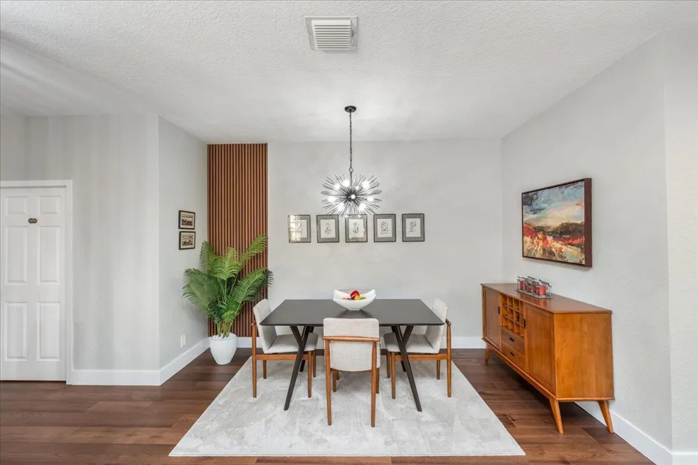 2802 Kinsington Circle #27-4 Weston, FL 33332