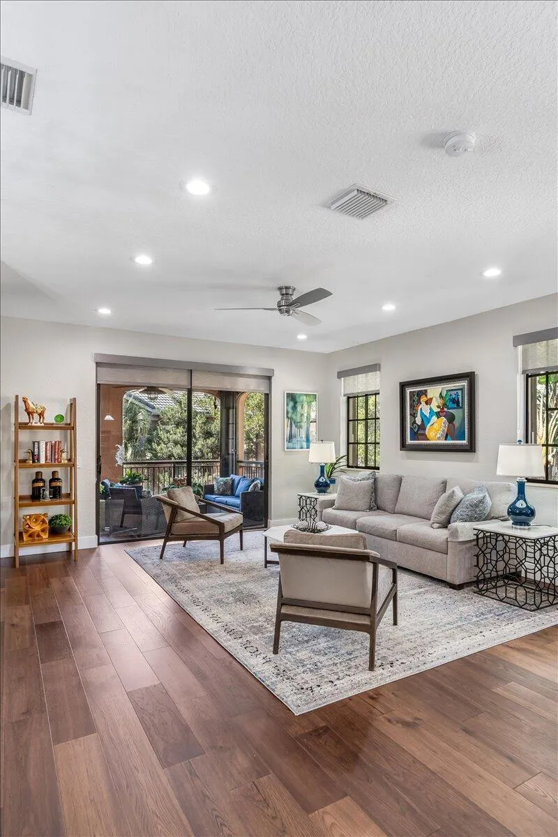 2802 Kinsington Circle #27-4 Weston, FL 33332