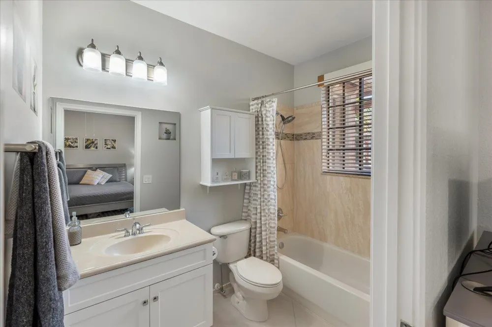 2802 Kinsington Circle #27-4 Weston, FL 33332