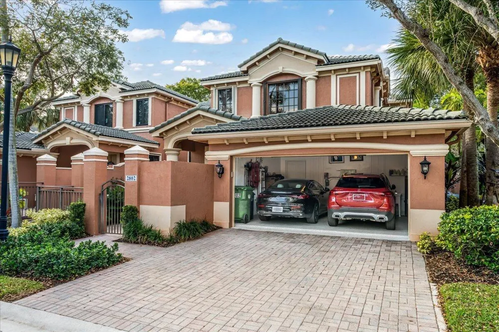 2802 Kinsington Circle #27-4 Weston, FL 33332