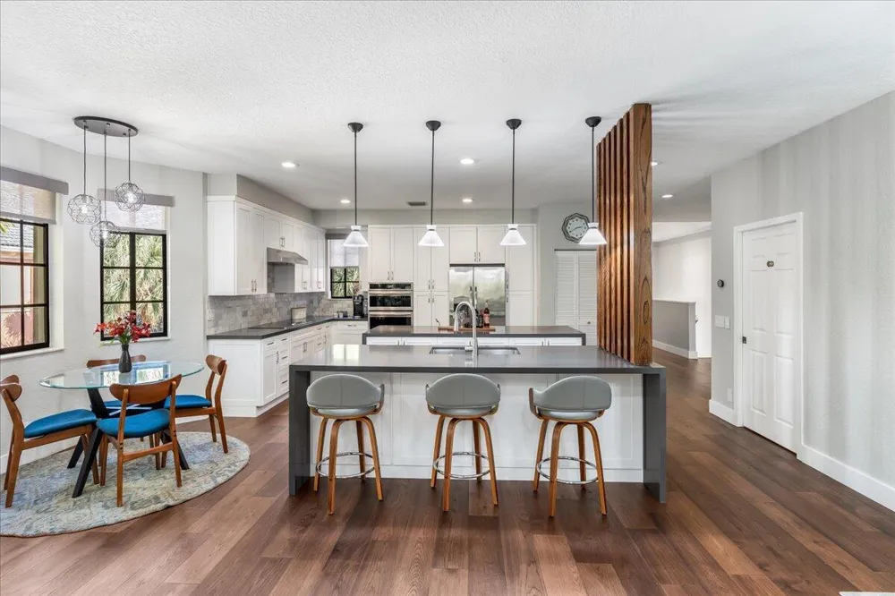 2802 Kinsington Circle #27-4 Weston, FL 33332