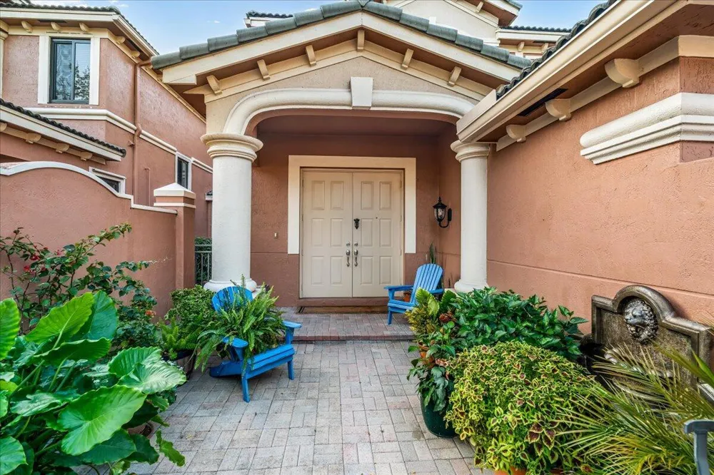 2802 Kinsington Circle #27-4 Weston, FL 33332