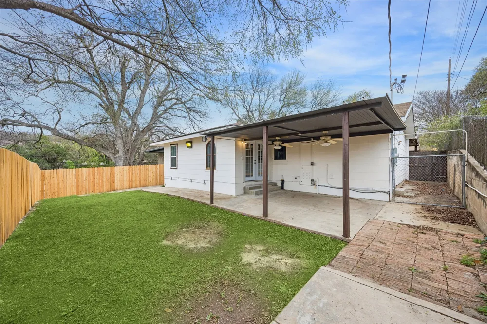 2403 Little John Lane Austin, TX 78704