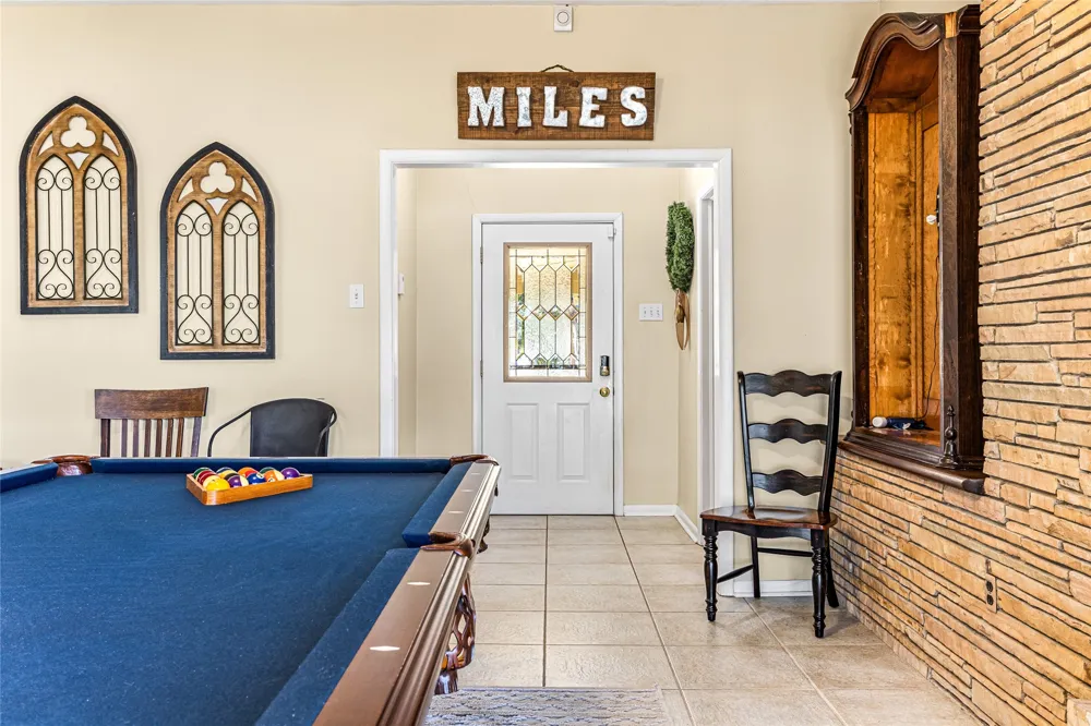 916 Kimbrough Road Azle, TX 76020