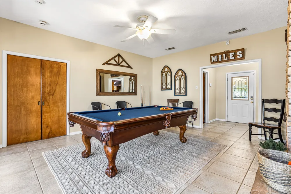 916 Kimbrough Road Azle, TX 76020