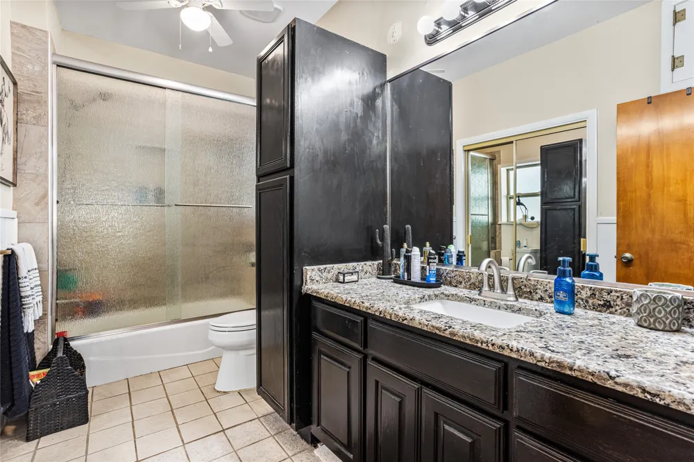 916 Kimbrough Road Azle, TX 76020