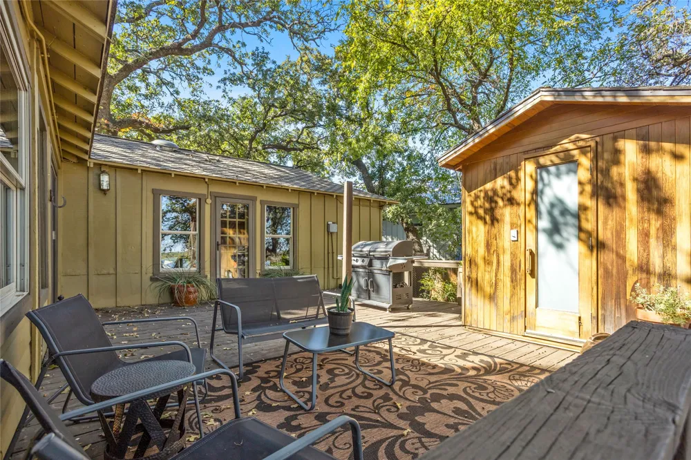 916 Kimbrough Road Azle, TX 76020