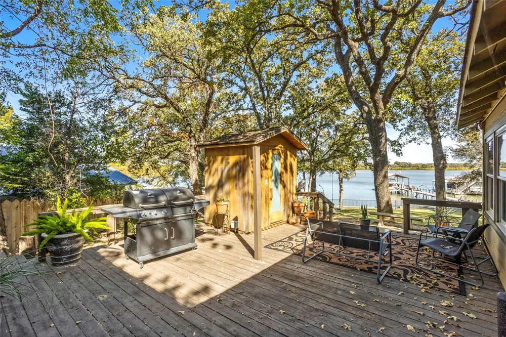 916 Kimbrough Road Azle, TX 76020