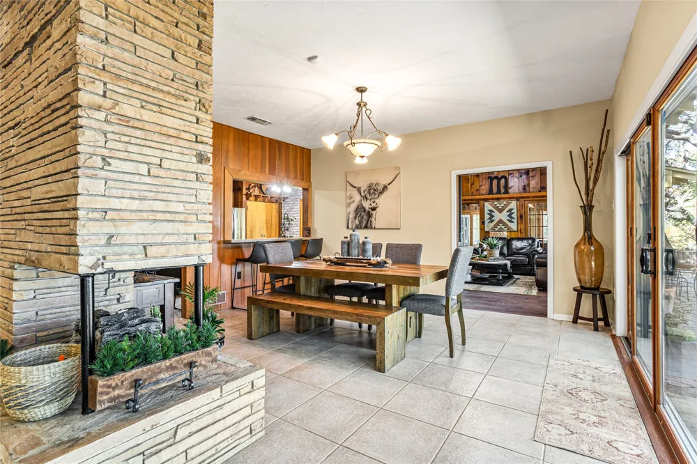 916 Kimbrough Road Azle, TX 76020