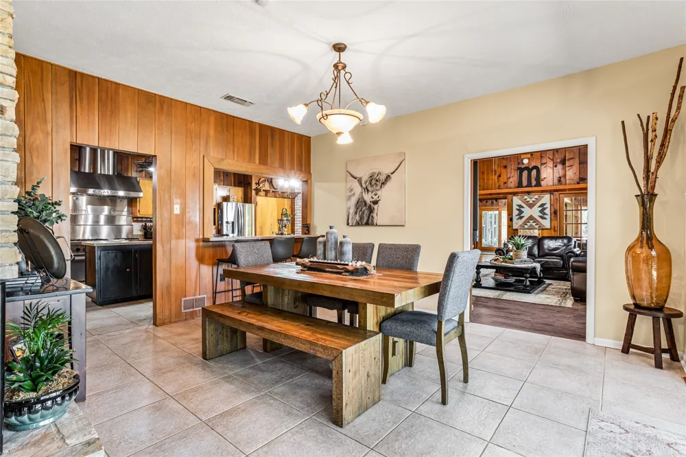 916 Kimbrough Road Azle, TX 76020
