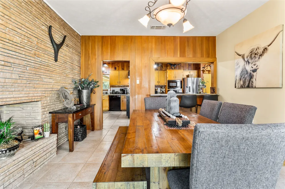 916 Kimbrough Road Azle, TX 76020