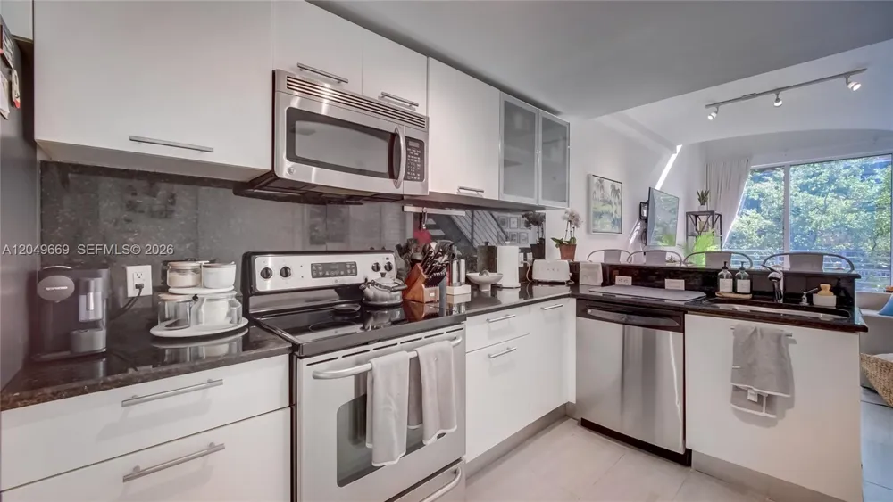 3339 Virginia St #323 Miami, FL 33133
