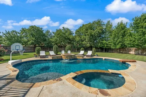 812 Rose Court