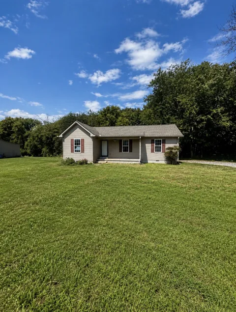 27 Winding Hills Ln