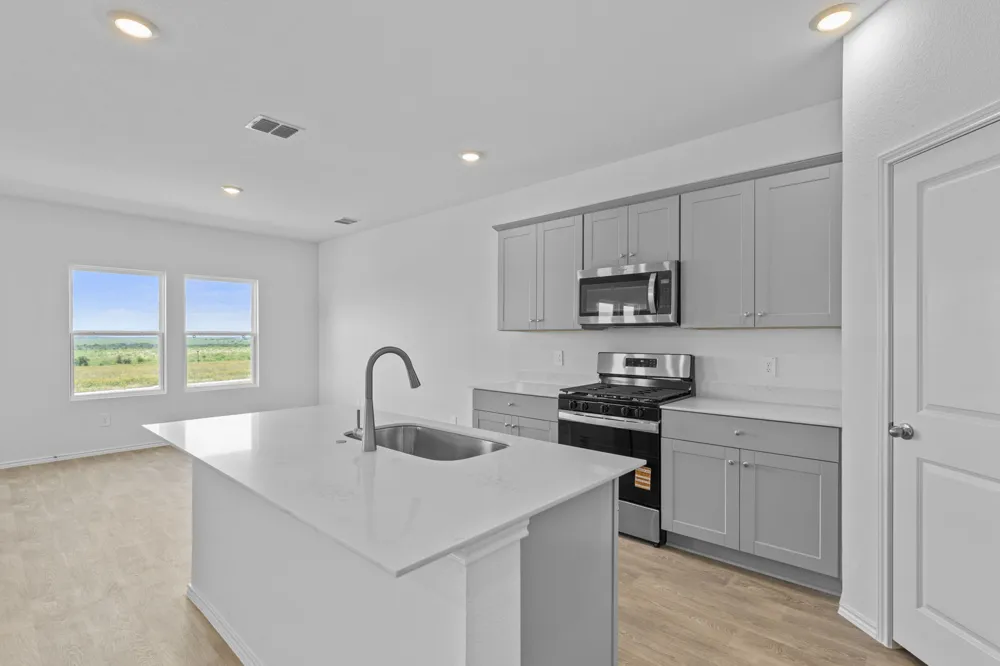 175 Arnold Loop Uhland, TX 78640