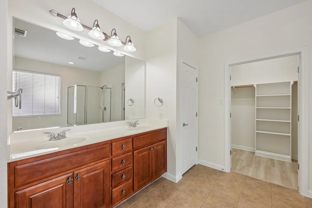 7224 Tanaqua Lane Austin, TX 78739