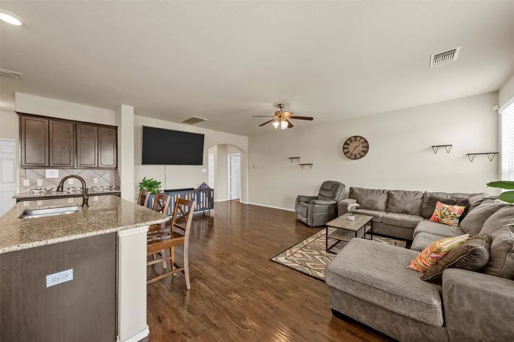 11116 Whitlock Drive Lorena, TX 76655