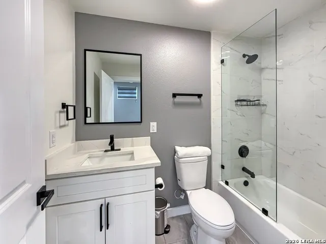 308 S MESQUITE ST Unit 4 San Antonio, TX 78203