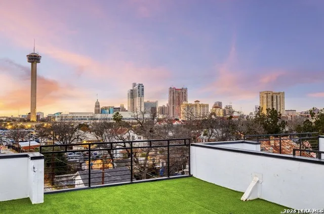 308 S MESQUITE ST Unit 4 San Antonio, TX 78203