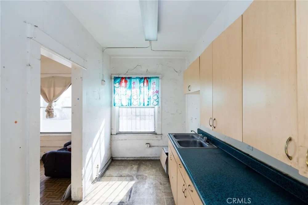 694 S Burlington Avenue Los Angeles, CA 90057