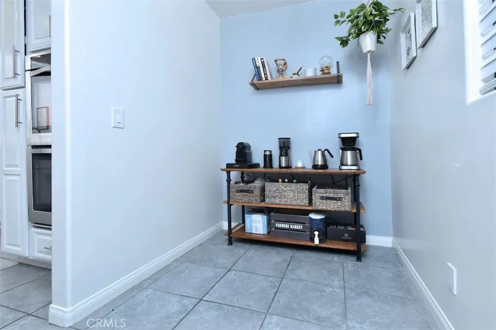 11847 Laurelwood #304 Studio City, CA 91604