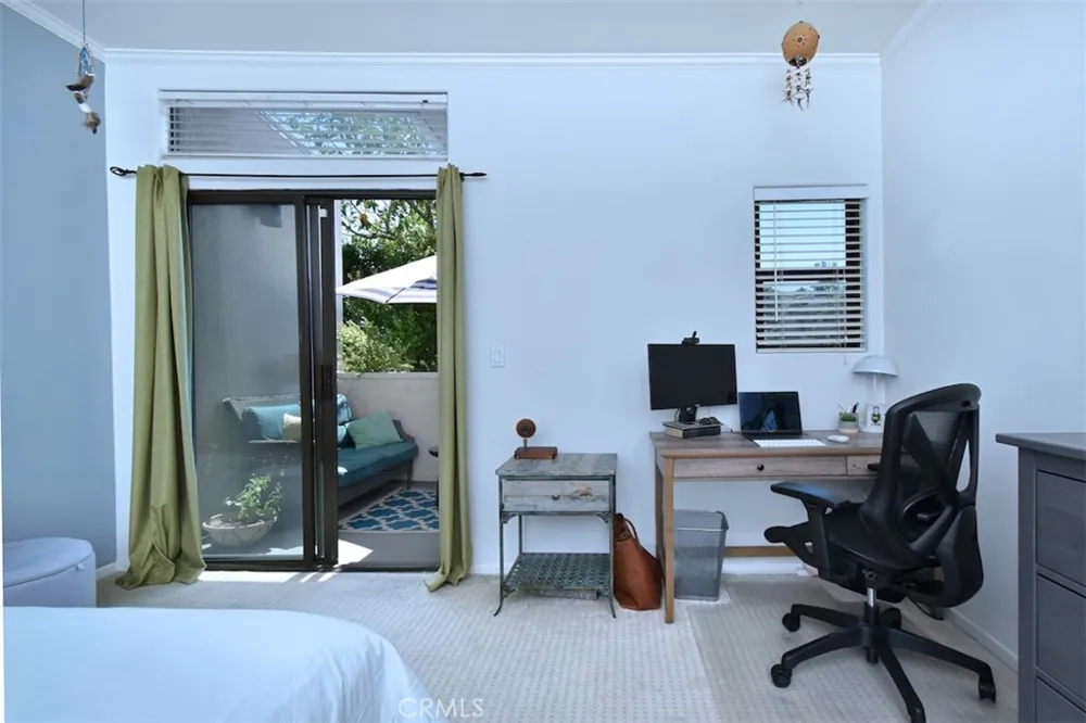 11847 Laurelwood #304 Studio City, CA 91604